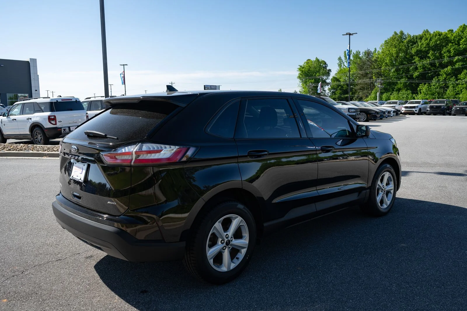 Used 2023 Black Ford SE image 10