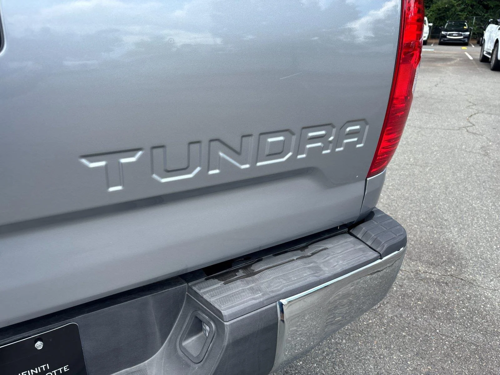Used 2018 Silver Sky Metallic Toyota SR5 image 10