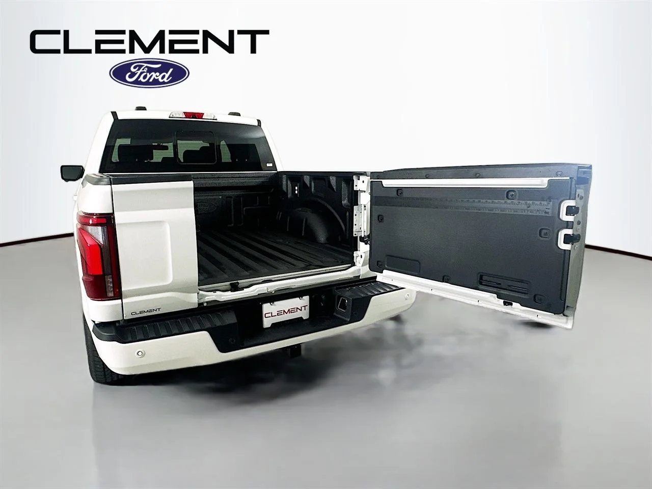 New 2026 Star White Metallic Tri-Coat Ford Platinum® image 10