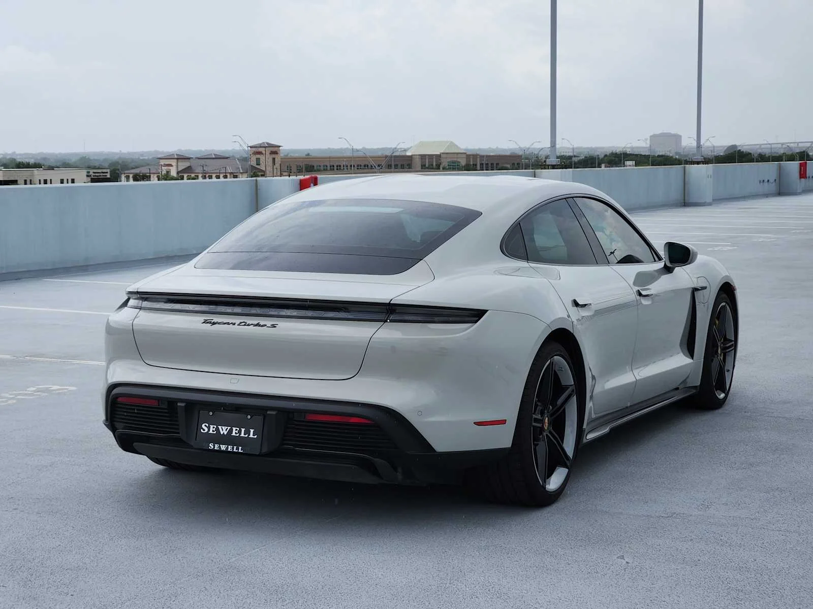 2021 Porsche Taycan Turbo S - Photo 7