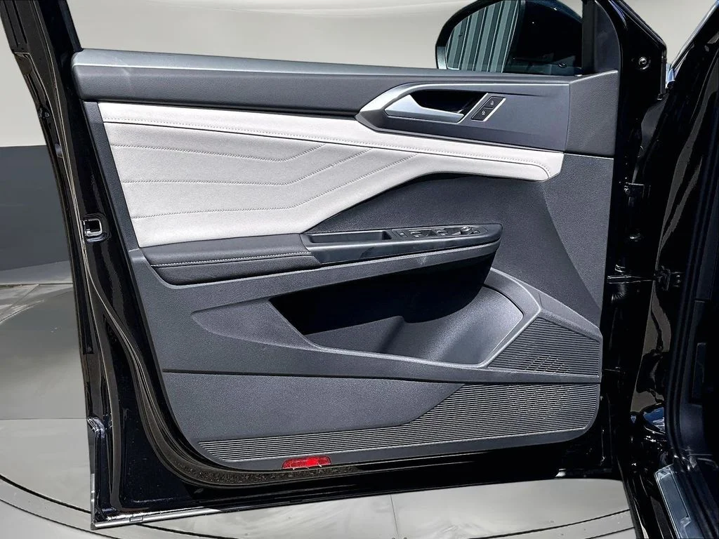 New 2026 Black Volkswagen 1.5T SEL image 20