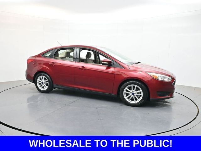 Used 2016 Red Ford SE image 1