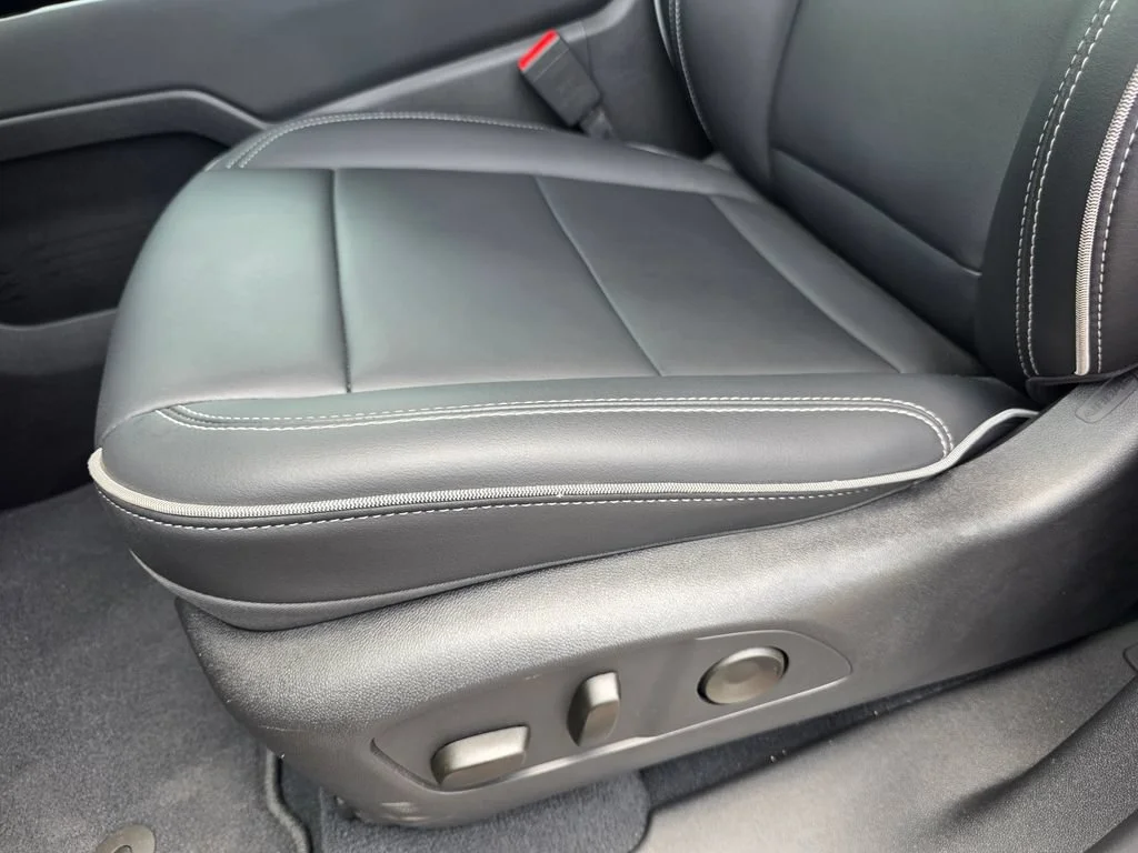 Used 2026 Slate Gray Metallic Chevrolet LT - Standard Range image 12
