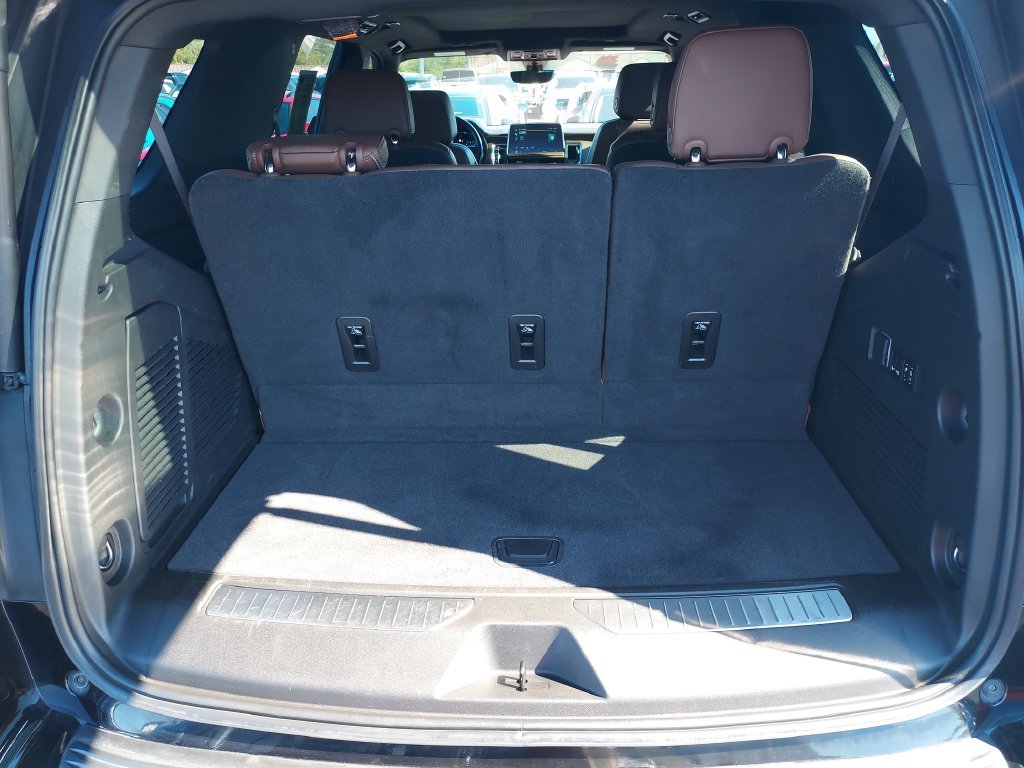 Used 2022 Black Chevrolet High Country image 9