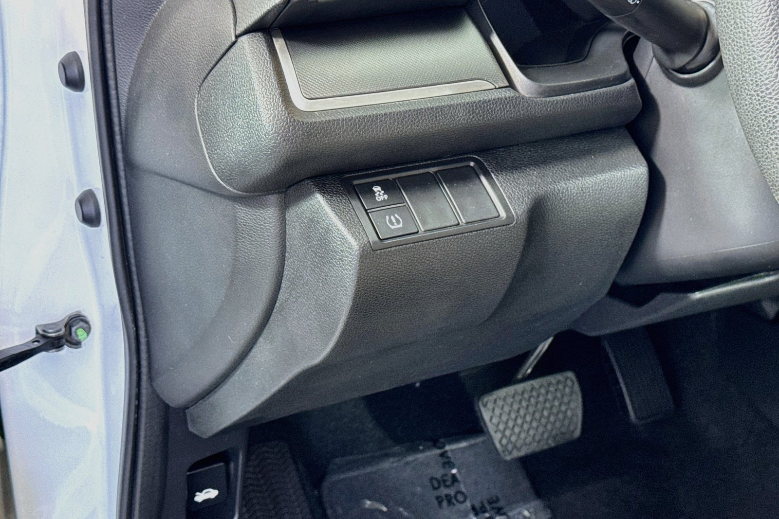 Used 2017 Taffeta White Honda LX image 10