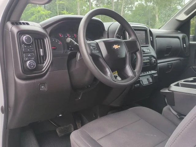 Used 2023 White Chevrolet Custom image 29
