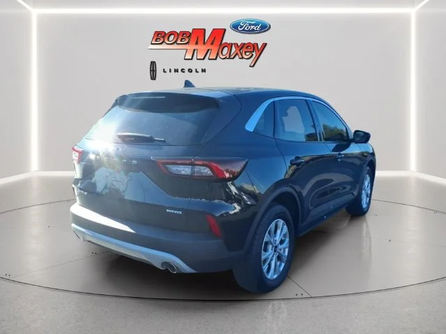 Used 2023 Black Ford Active image 4