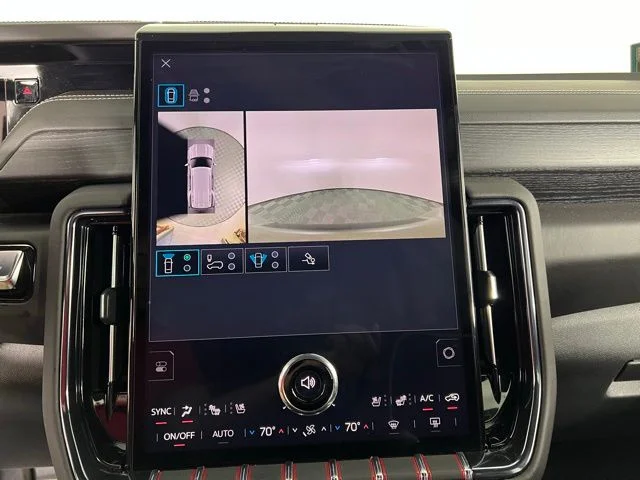 Used 2025 White GMC AT4 Ultimate image 25