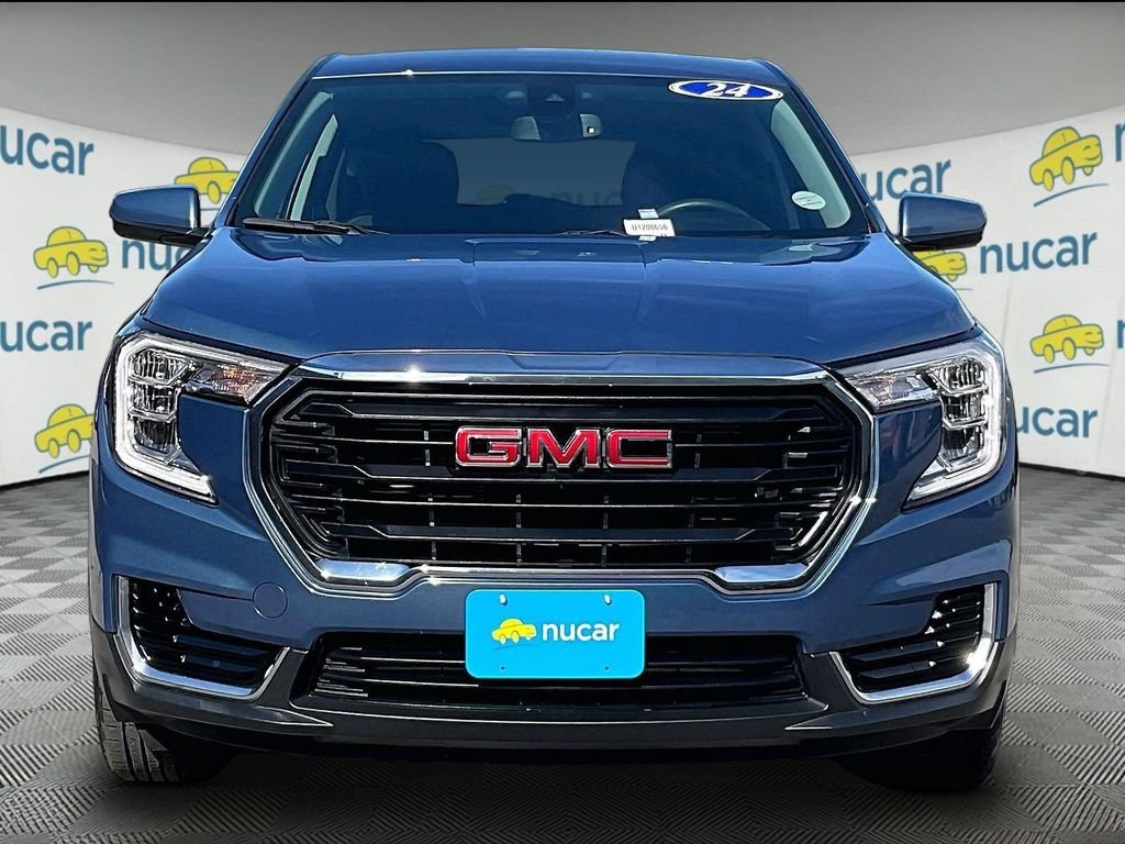Used 2024 Downpour Metallic GMC SLE image 2