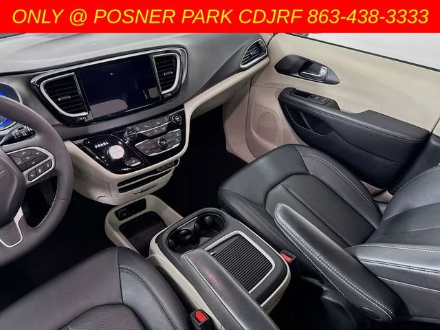 Used 2024 Silver Chrysler Touring L image 21