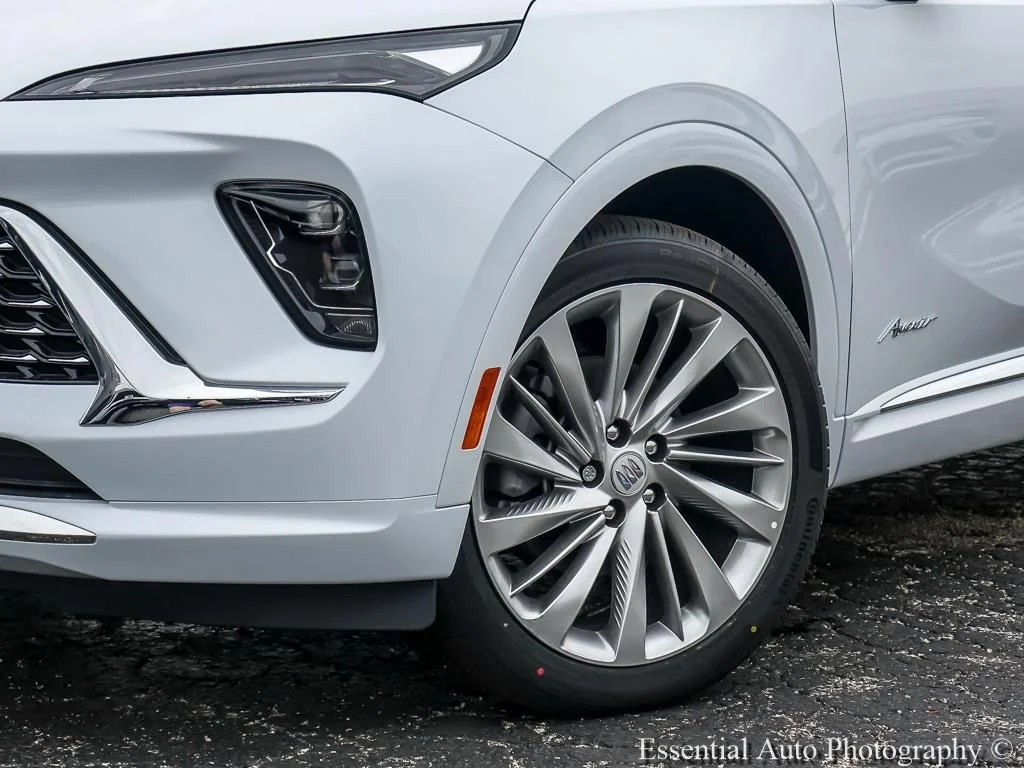 New 2026 Iridescent White Tricoat Buick Avenir image 5