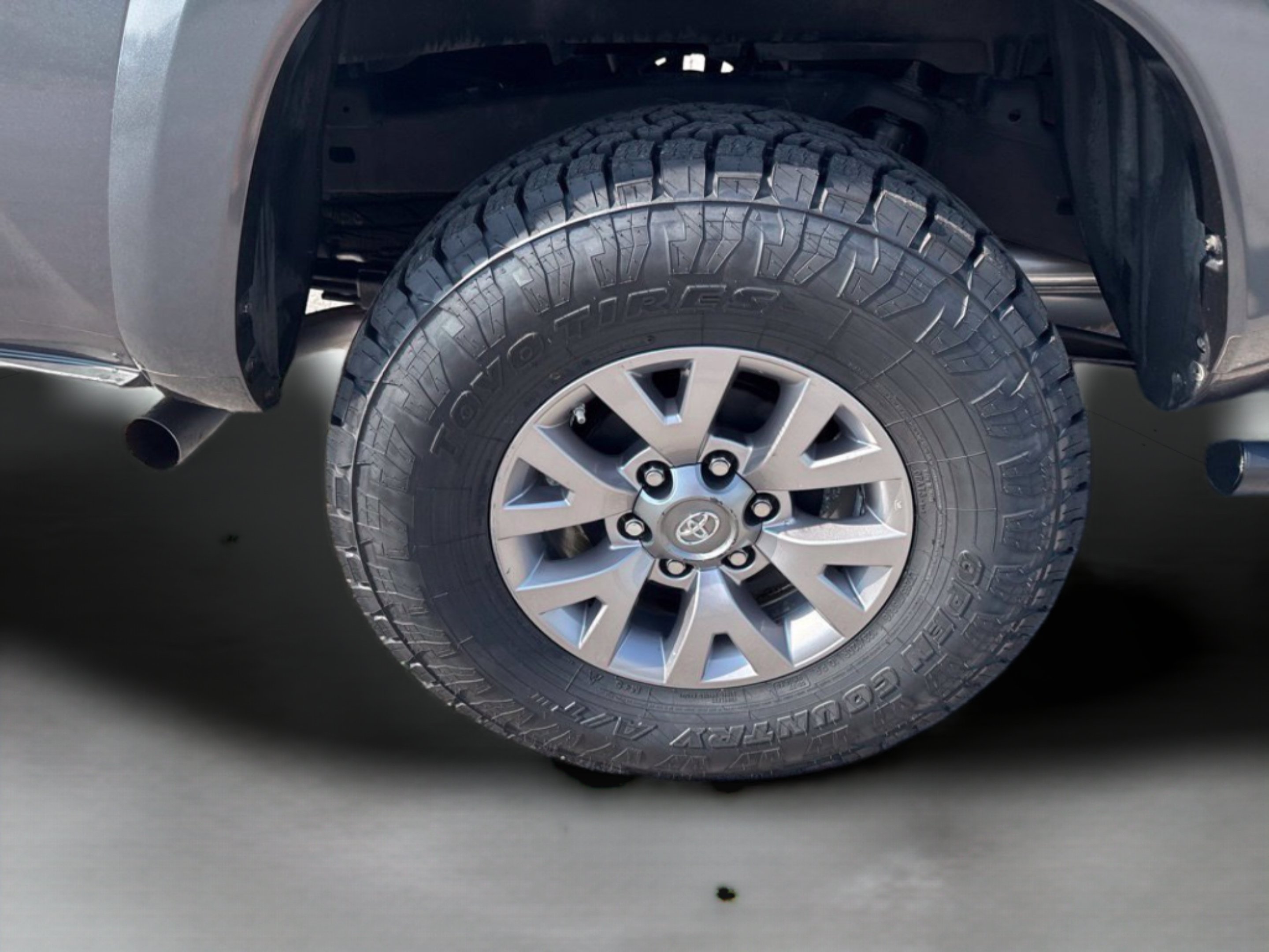 Used 2017 Magnetic Gray Metallic Toyota SR5 image 35