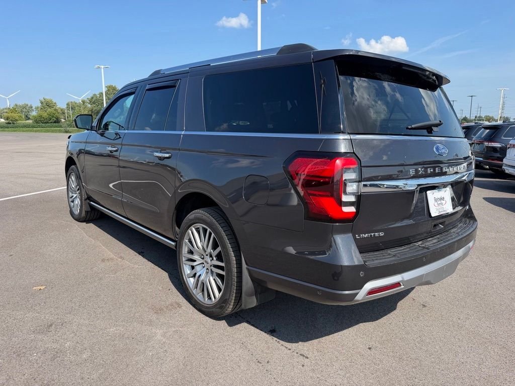 Used 2022  Ford Limited image 7