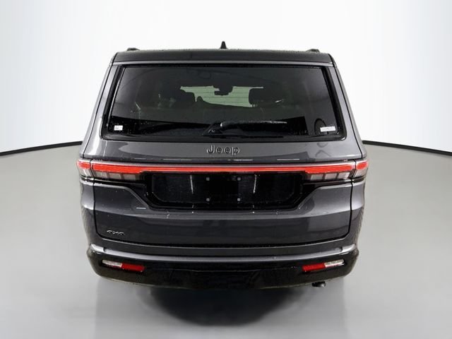 New 2026 Baltic-Gray Metallic Clear-Coat Exterior Paint Jeep Summit Reserve image 6