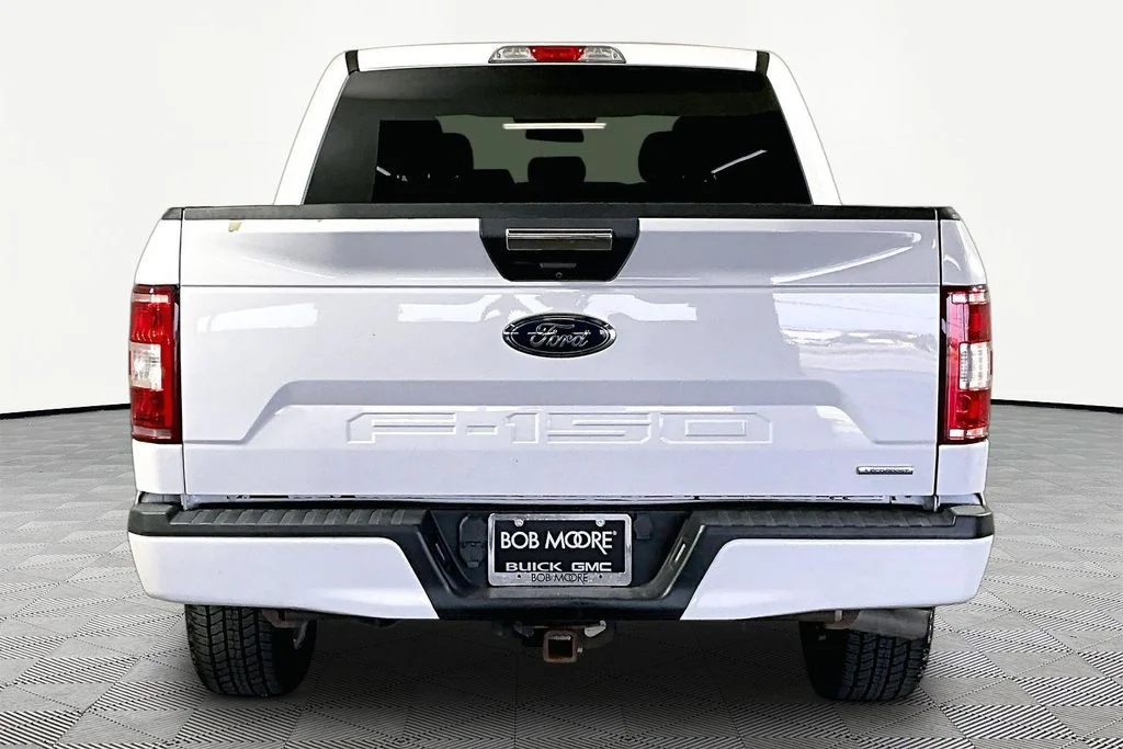 Used 2018 White Ford XL image 4
