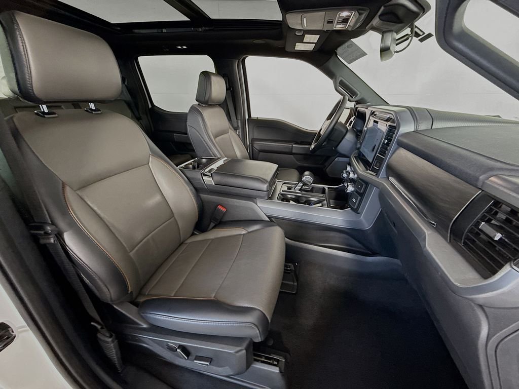 Used 2025 Star White Metallic Tri-Coat Ford LARIAT image 30