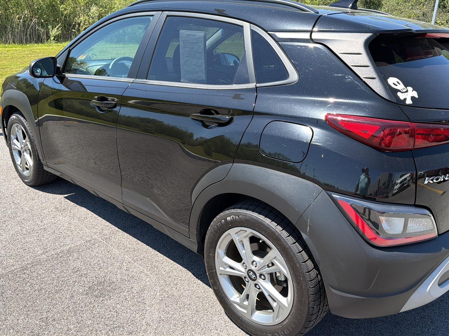 Used 2022 Ultra Black Hyundai SEL image 4