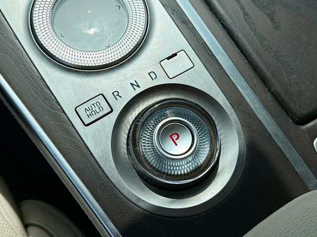 Used 2022 Black Genesis 2.5T image 18