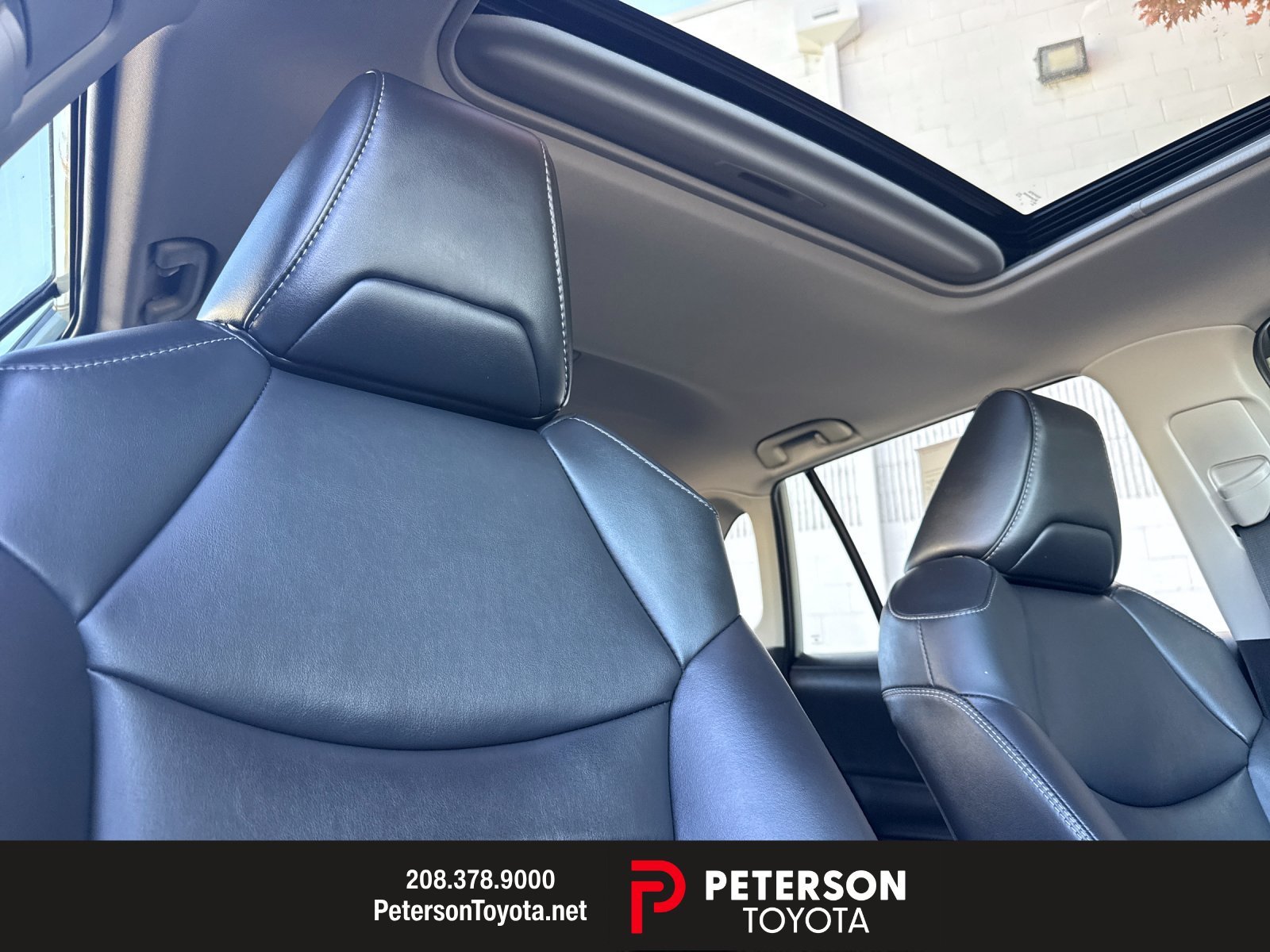 Used 2023  Toyota XLE Premium image 16