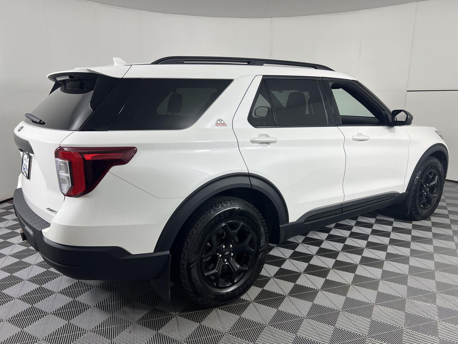 Used 2022 Star White Metallic Tri-Coat Ford Timberline image 10
