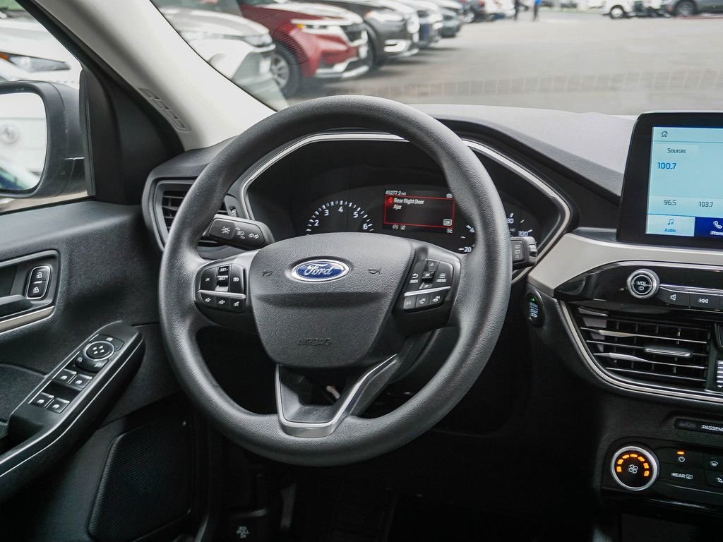 Used 2022 Silver Ford SE image 17