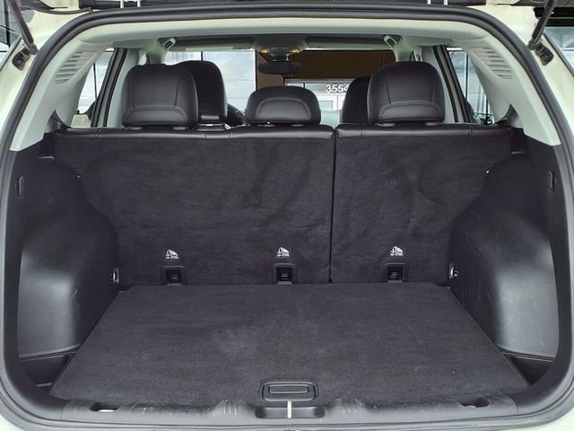 Used 2020 White Jeep Latitude image 7