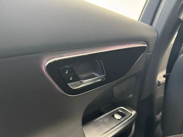New 2026  Mercedes-Benz C 300 image 35