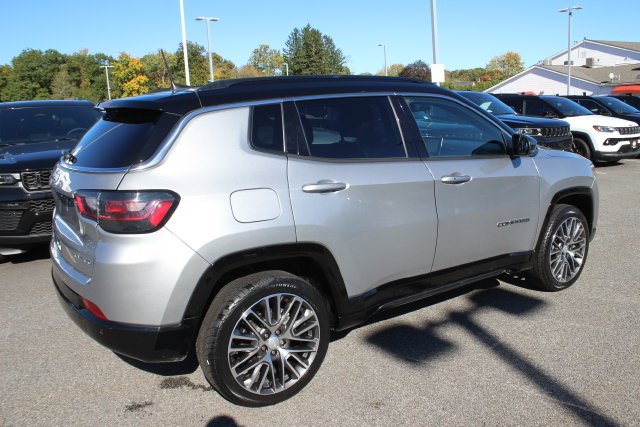 Used 2023 Silver Jeep Limited image 32
