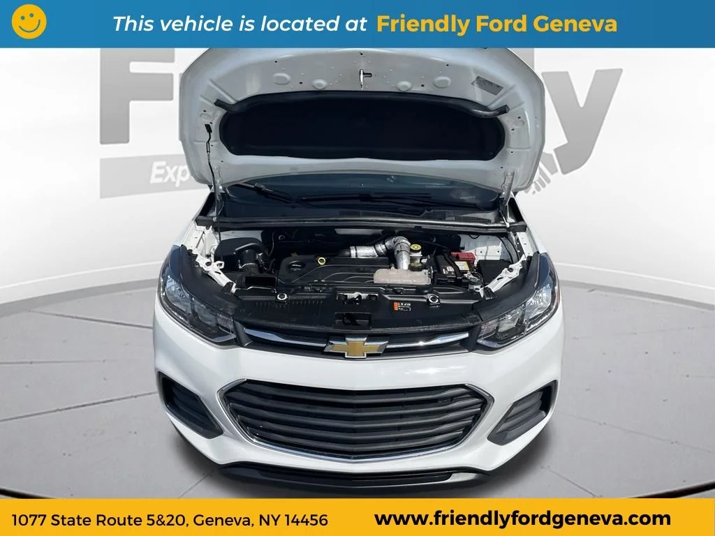 Used 2022 White Chevrolet LS image 28