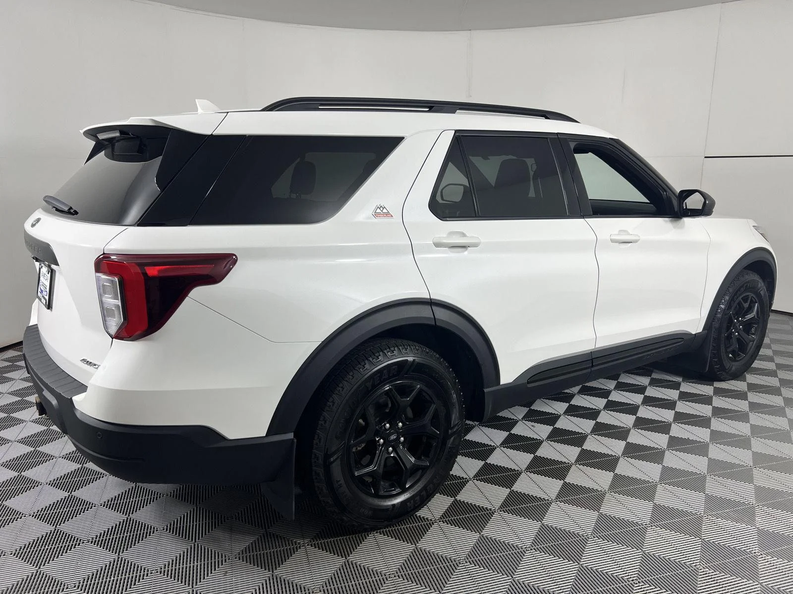Used 2022 Star White Metallic Tri-Coat Ford Timberline image 10