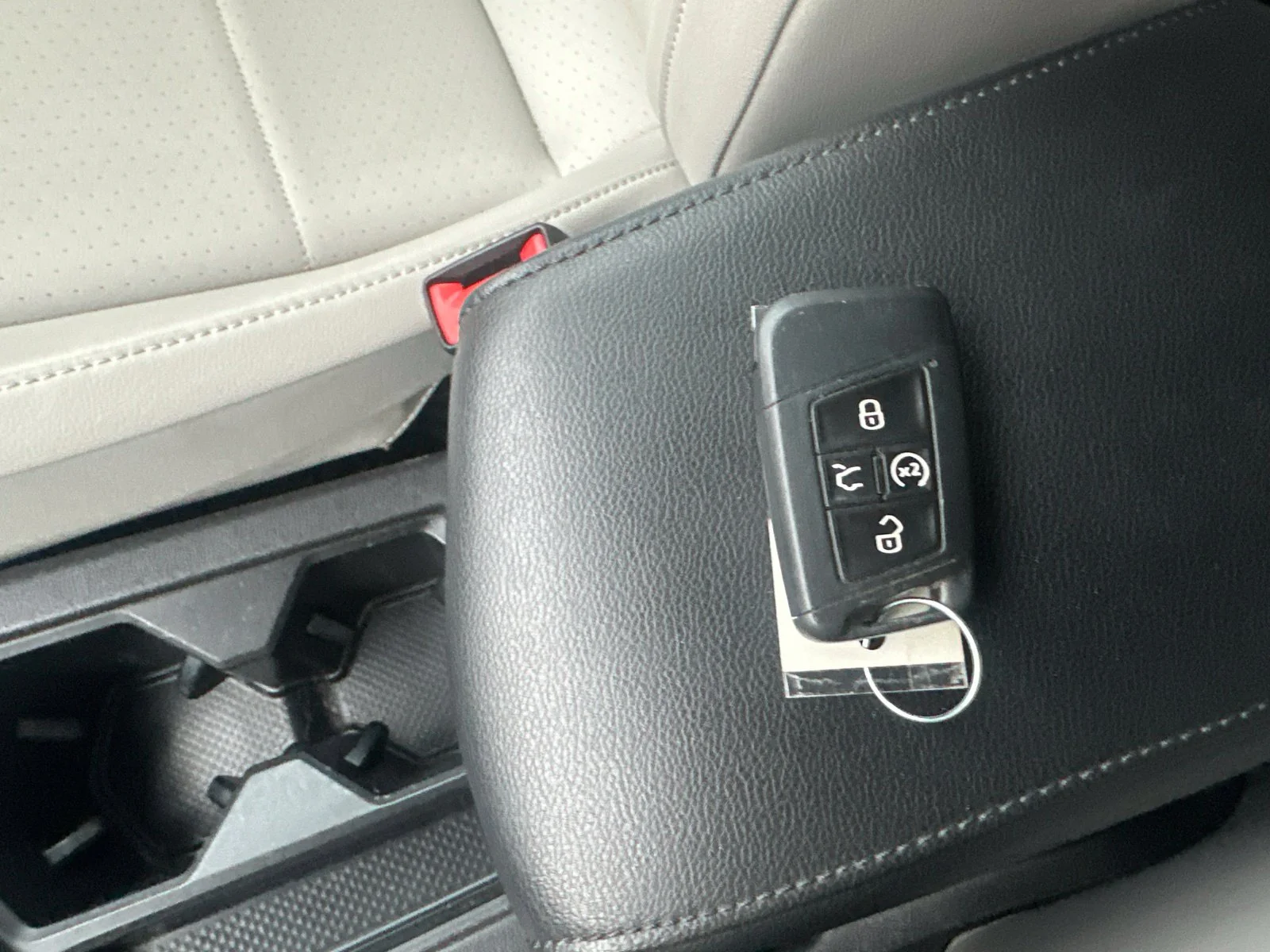 Used 2019 White Volkswagen 2.0T SE image 7