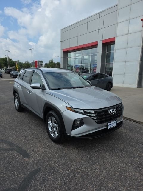 Used 2022 Silver Hyundai SEL image 7