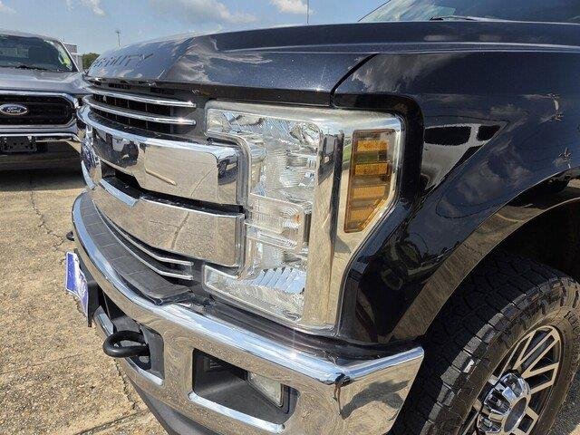 Used 2019 Agate Black Metallic Ford LARIAT image 10