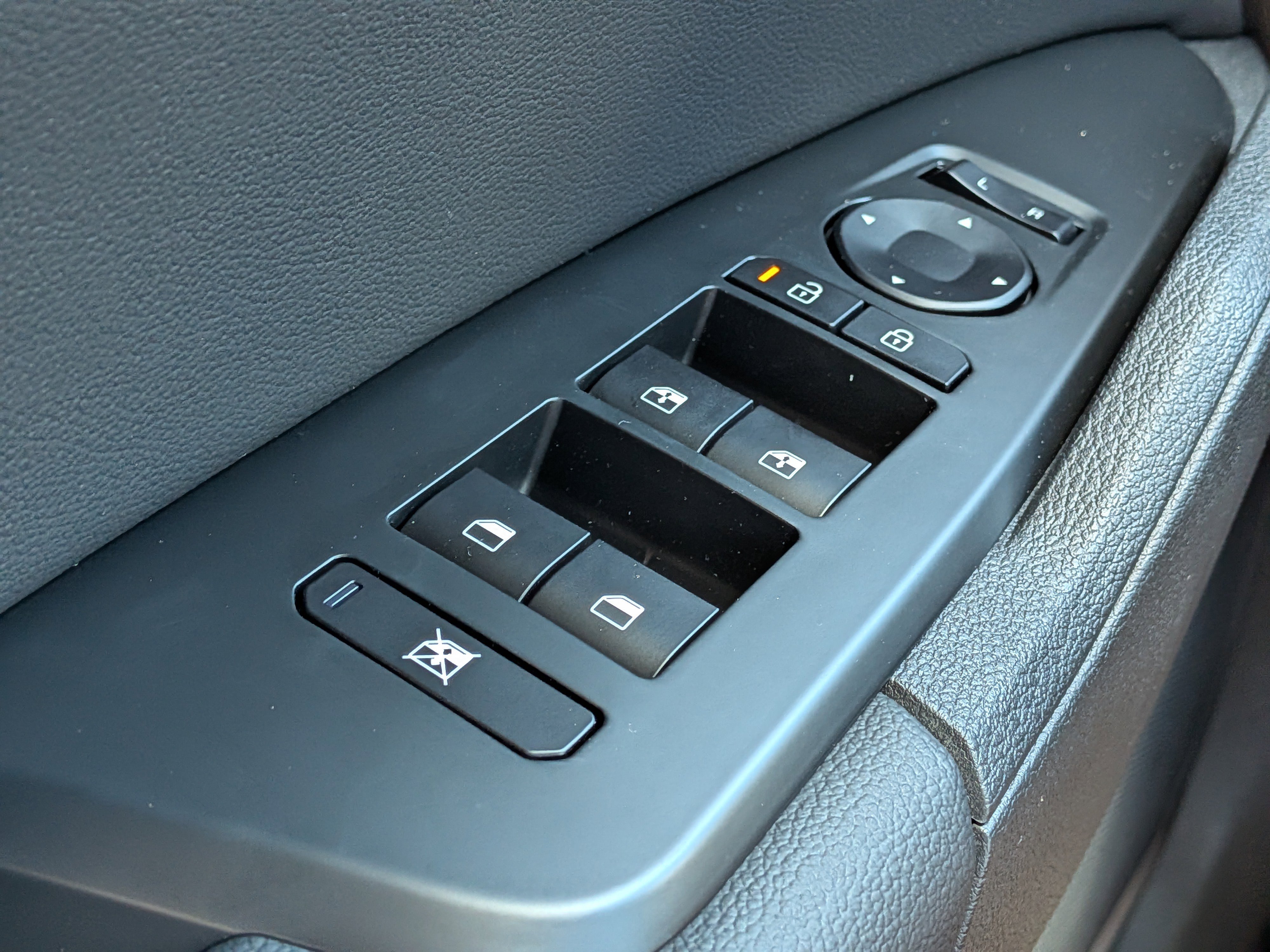 New 2026 Glacial White Pearl Kia EX image 25