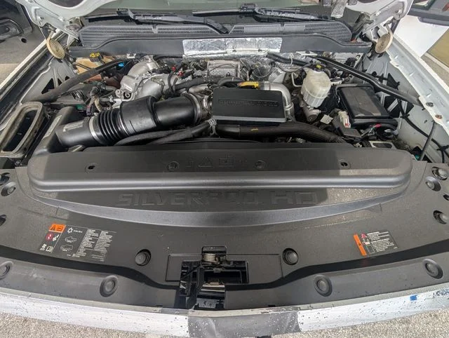 Used 2018 White Chevrolet LT image 27