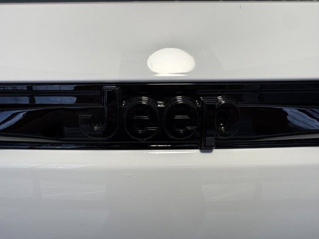 New 2026 White Jeep Altitude image 14