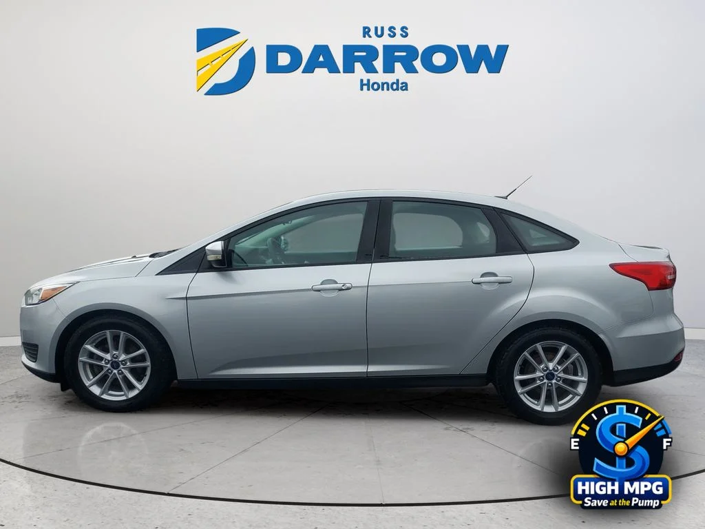 Used 2015 Silver Ford SE image 2