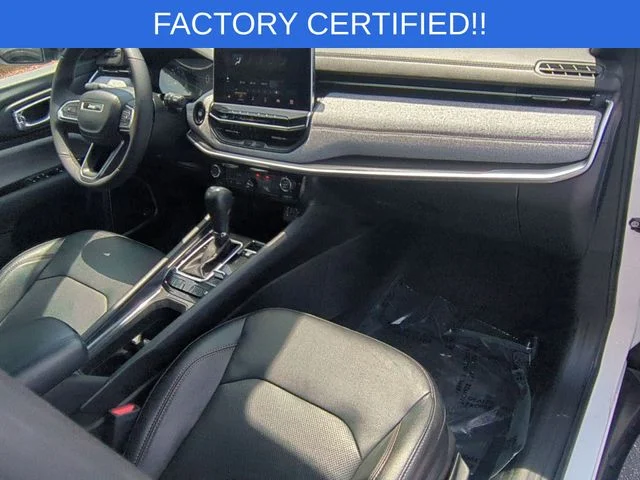 Used 2023 White Jeep Latitude Lux image 36