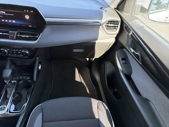 Used 2024 Summit White Chevrolet LT image 16