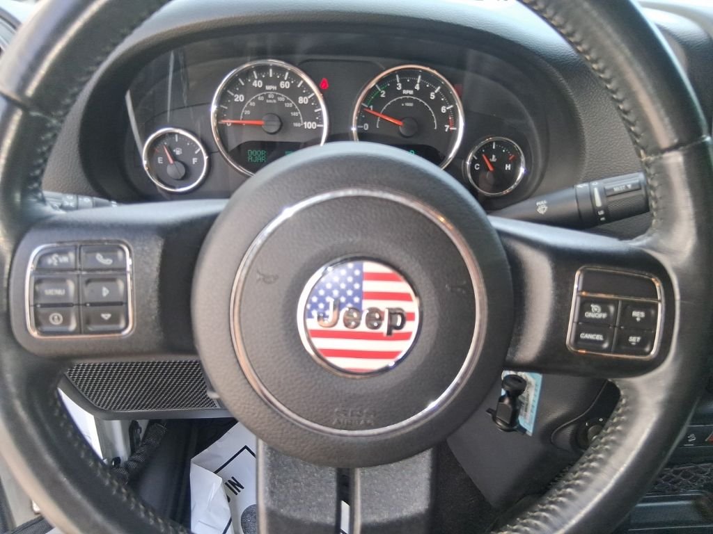 Used 2016 White Jeep Sport image 10