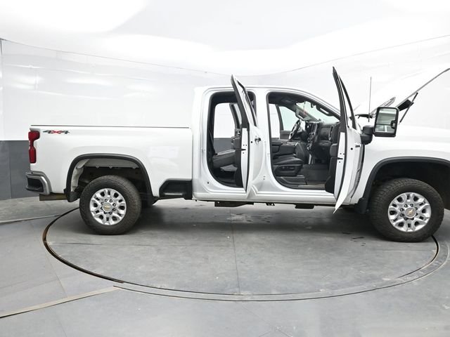 Used 2022 White Chevrolet LTZ image 49