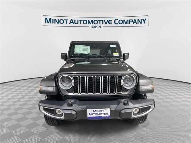 2025 Jeep Wrangler Sahara photo 3