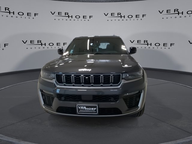 New 2026 Baltic Gray Metallic Clear-Coat Exterior Paint Jeep Limited image 3