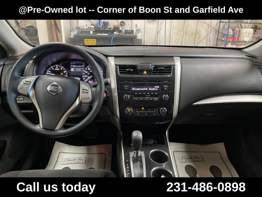 Used 2013 Red Nissan 2.5 S image 18