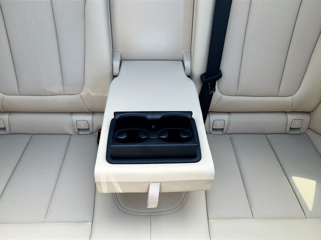 Used 2024 Jet Black BMW sDrive30i image 21