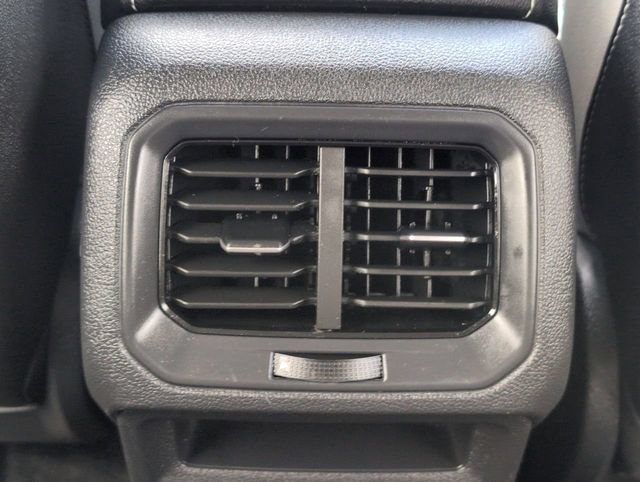 2025 Volkswagen Taos SE - Photo 20