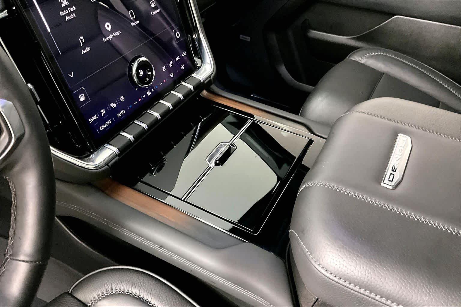 2026 GMC Yukon Denali - Photo 16