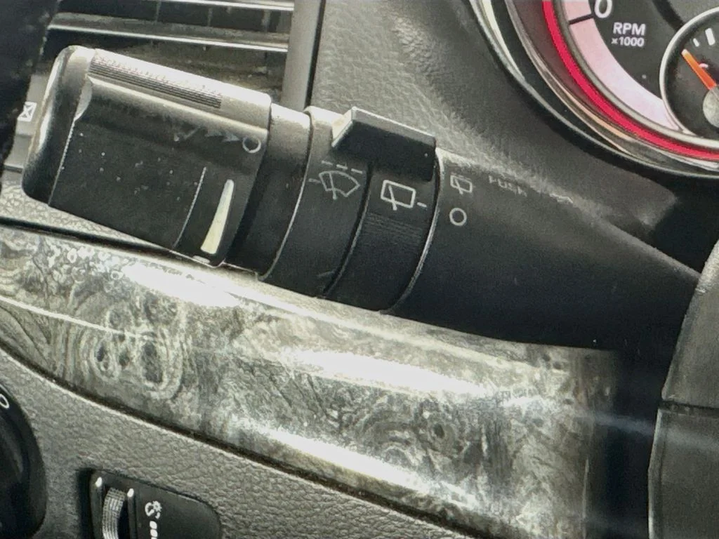 Used 2015 Silver Dodge SXT image 12