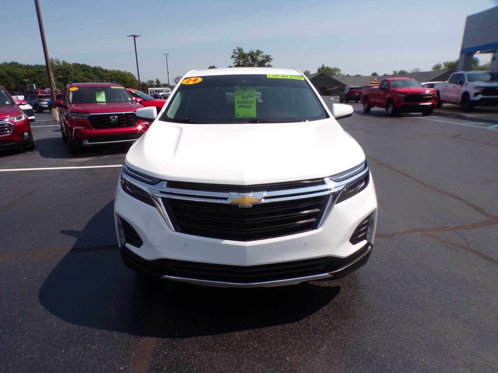 Used 2024 Summit White Chevrolet LT image 8