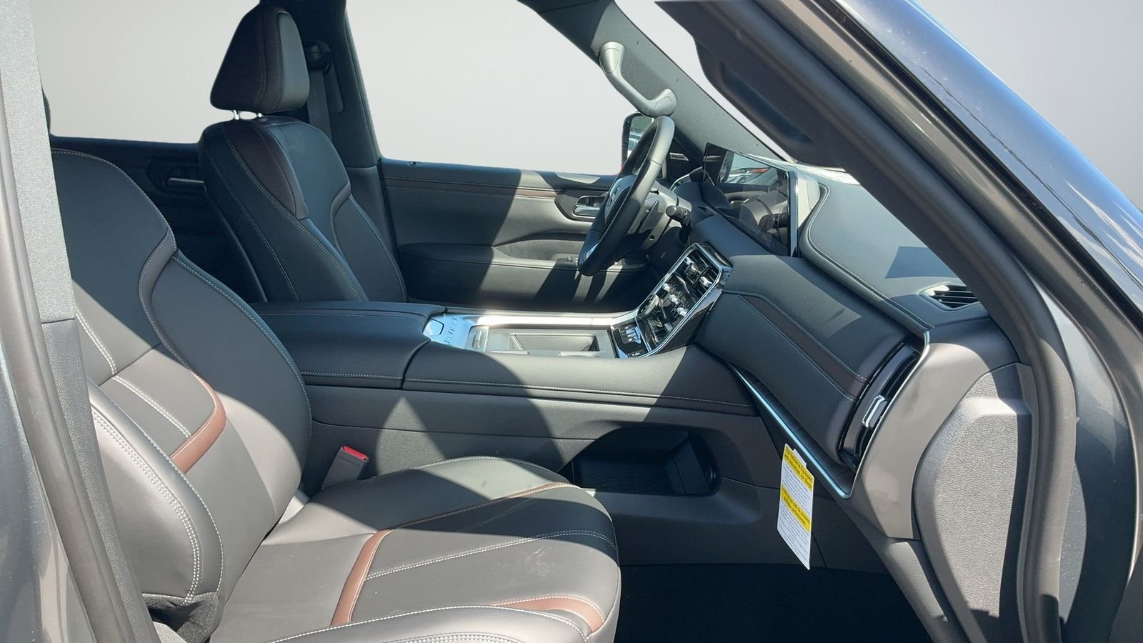 New 2026 Gray Nissan SL image 52